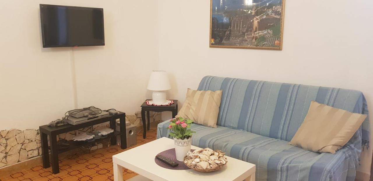 Casa Capri Apartment จีอาร์ดีนี นักซอส ภายนอก รูปภาพ